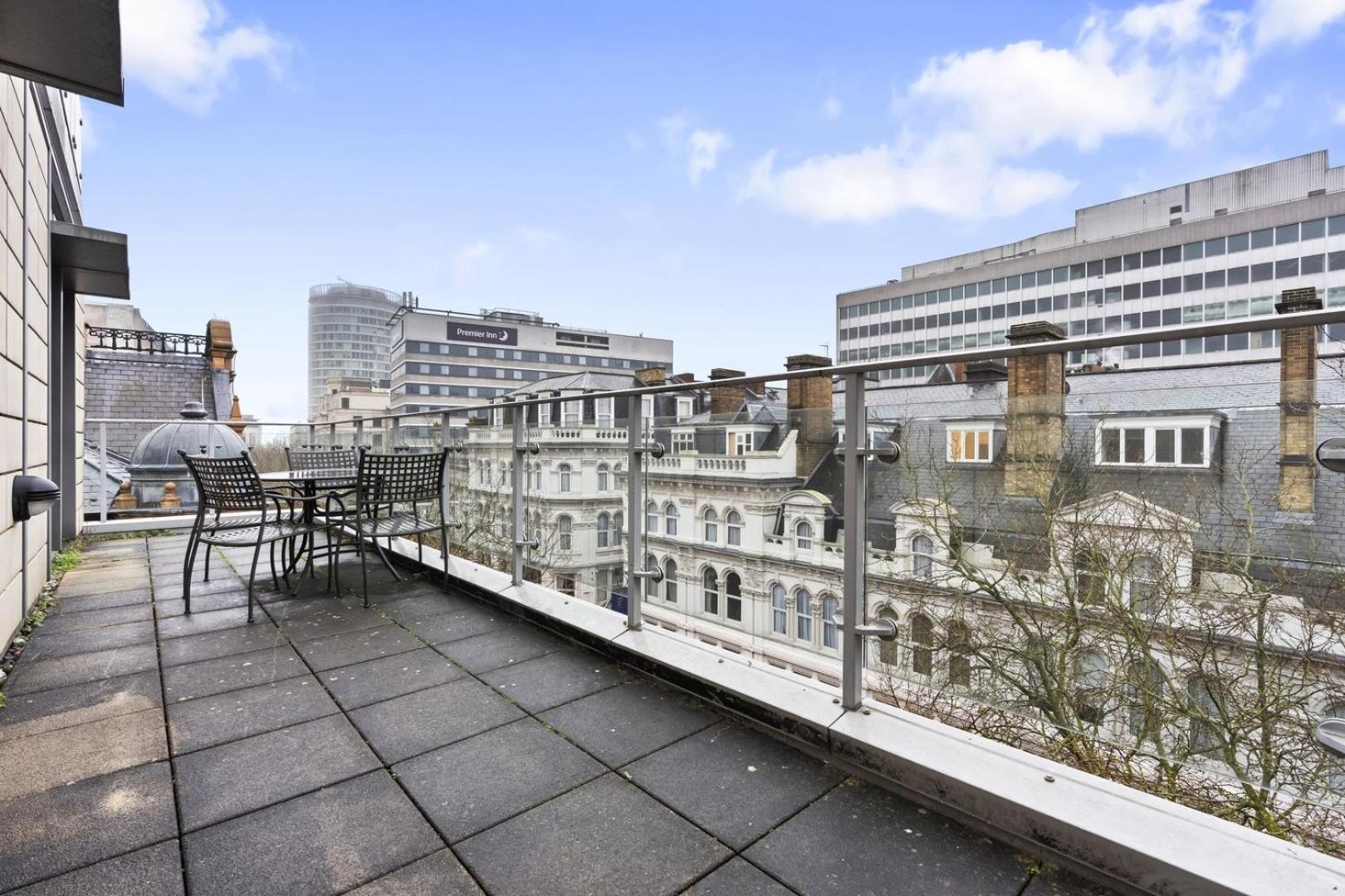 Apartment 2 Bedroom With Balcony Birmingham